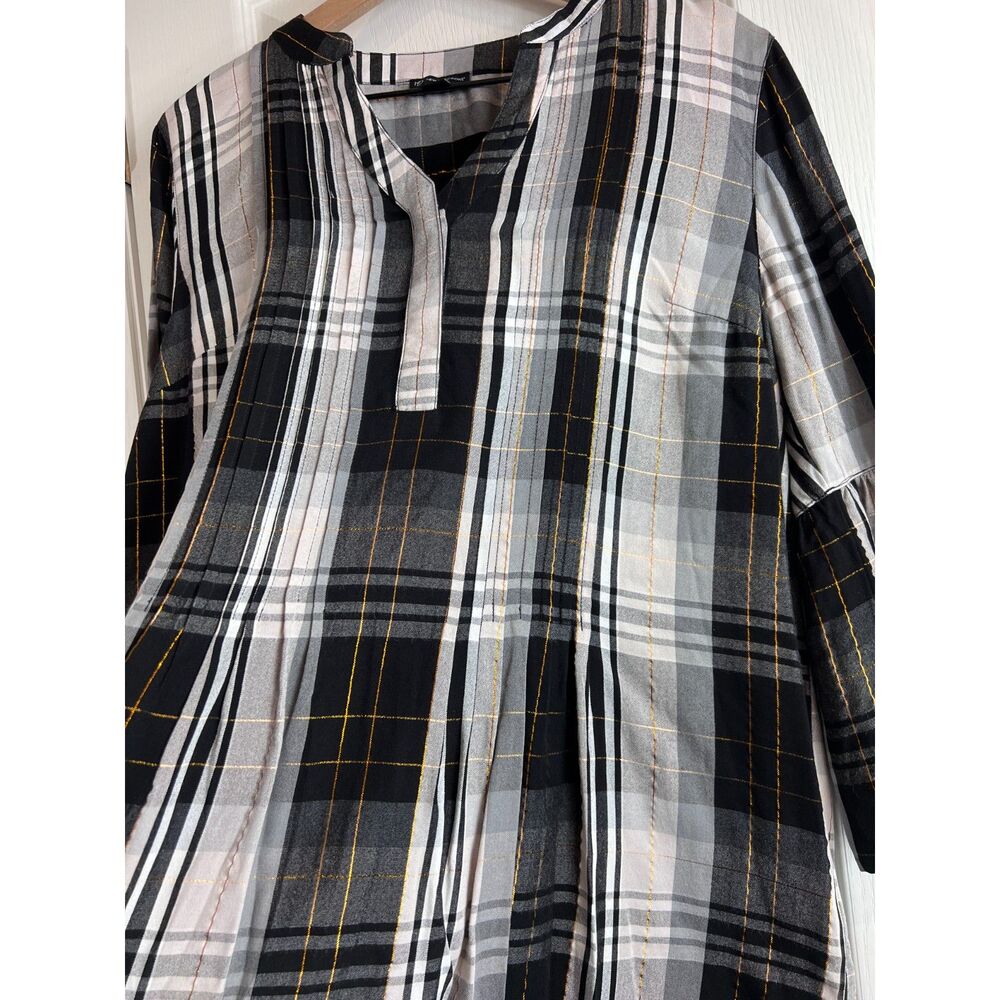 New Directions Women's Black White Gold Metallic Plaid Bell Sleeve Top Size M - Picture 3 of 11